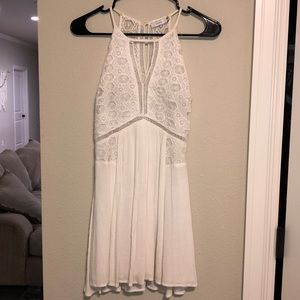Lush casual dress w/ lace detail